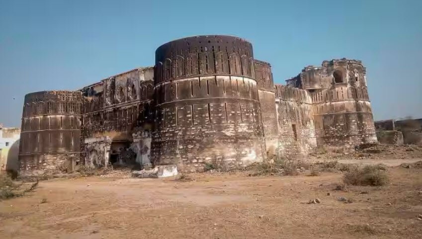 Sarwar Fort, Ajmer, Rajasthan - Vushii.com